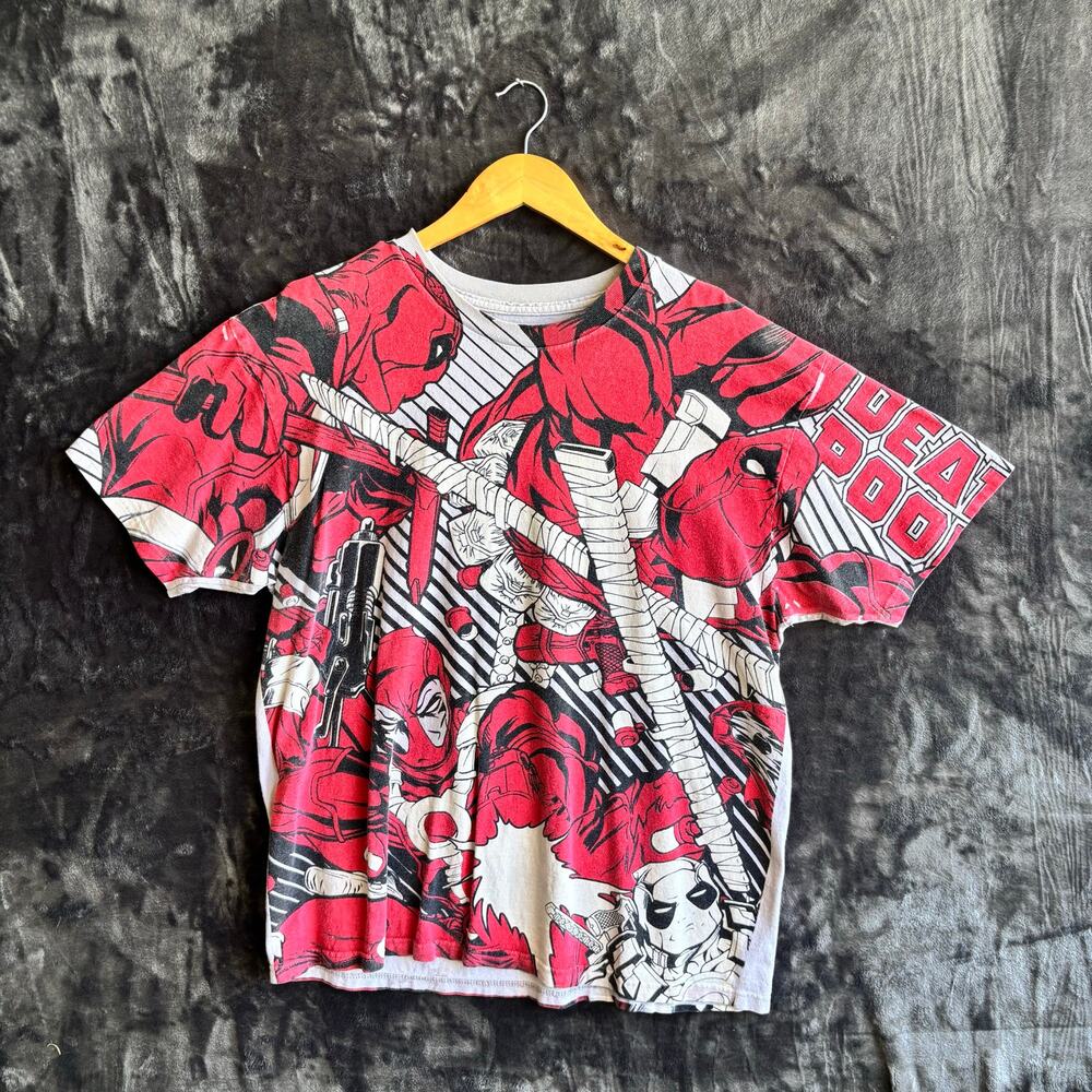 Marvel Dead Pool T Shirt Size: XL Red